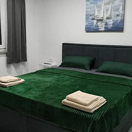 Apartment Luka *
