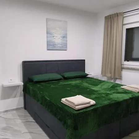 Apartment Luka